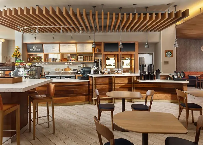 Courtyard By Marriott Bayfront